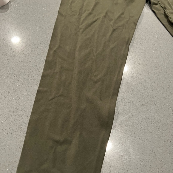 Aerie Olive Green Women's Leggings - Picture 4 of 6